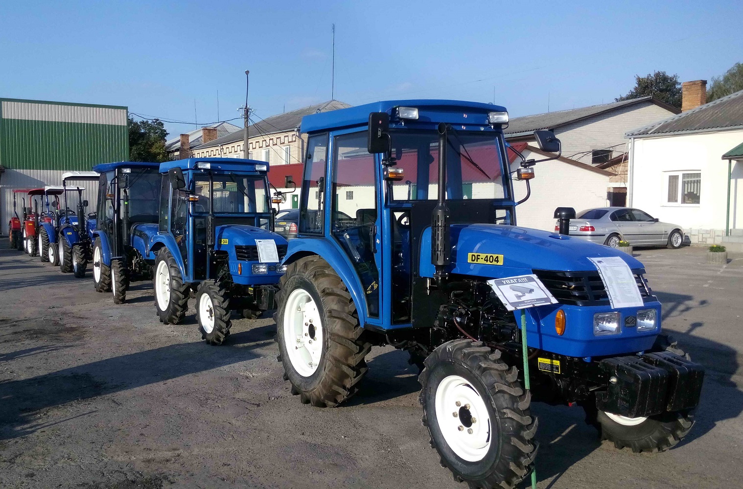 Сільськогосподарські трактори китайського та корейського виробництва